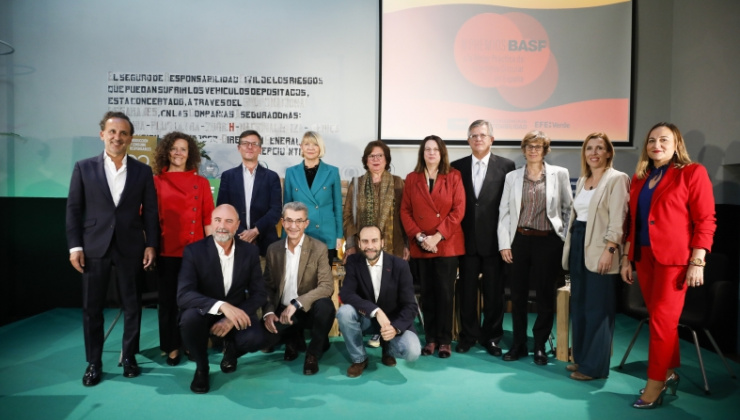 Foto dels guardonats als IV premios BASF a la Mejor Práctica de Economía Circular en España